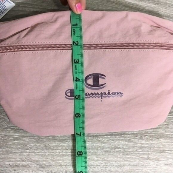 NWT Champion Ultimate‎ Durability pink Crossbody Fanny pack Bag - Picture 10 of 12